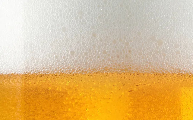 Chronisch alcoholgebruik kan grote risico’s met zich meebrengen.