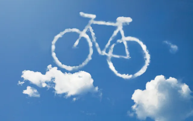 Een wolk in de vorm van een fiets.