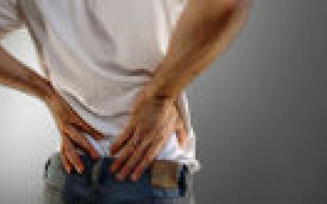 Ongemakkelijke houding verhoogt kans op chronische lage rugpijn