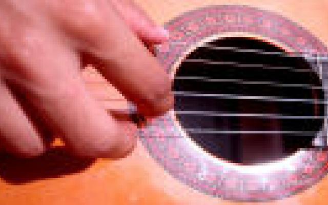 Demente verpleeghuisbewoner leeft op na huiskamerconcert