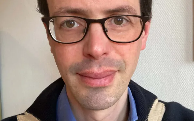 Portretfoto van Pieter Tanis.