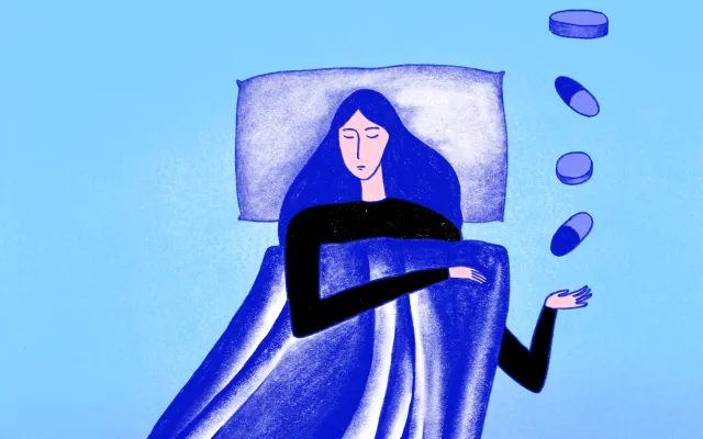 Illustratie: Anna June Een vrouw in bed die tabletten opvangt