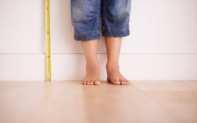Blote kindervoetjes