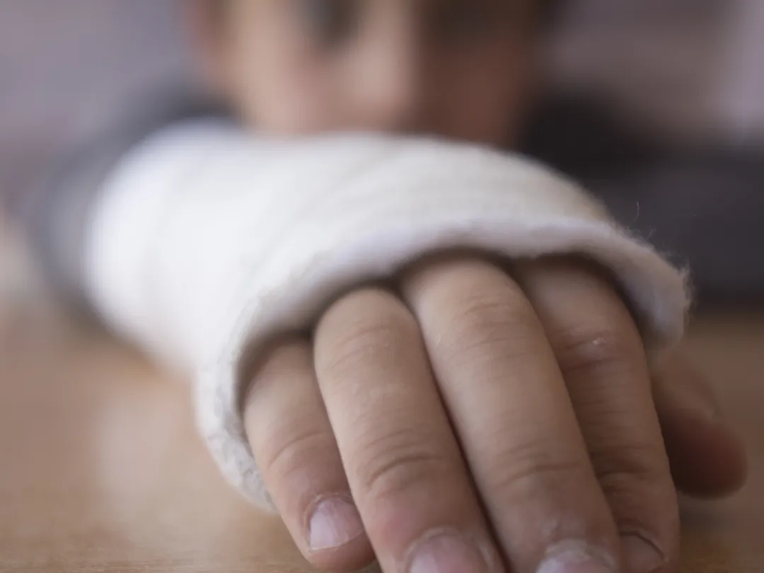 Kindermishandeling herkennen en aanpakken.