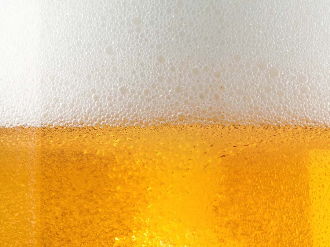Chronisch alcoholgebruik kan grote risico’s met zich meebrengen.
