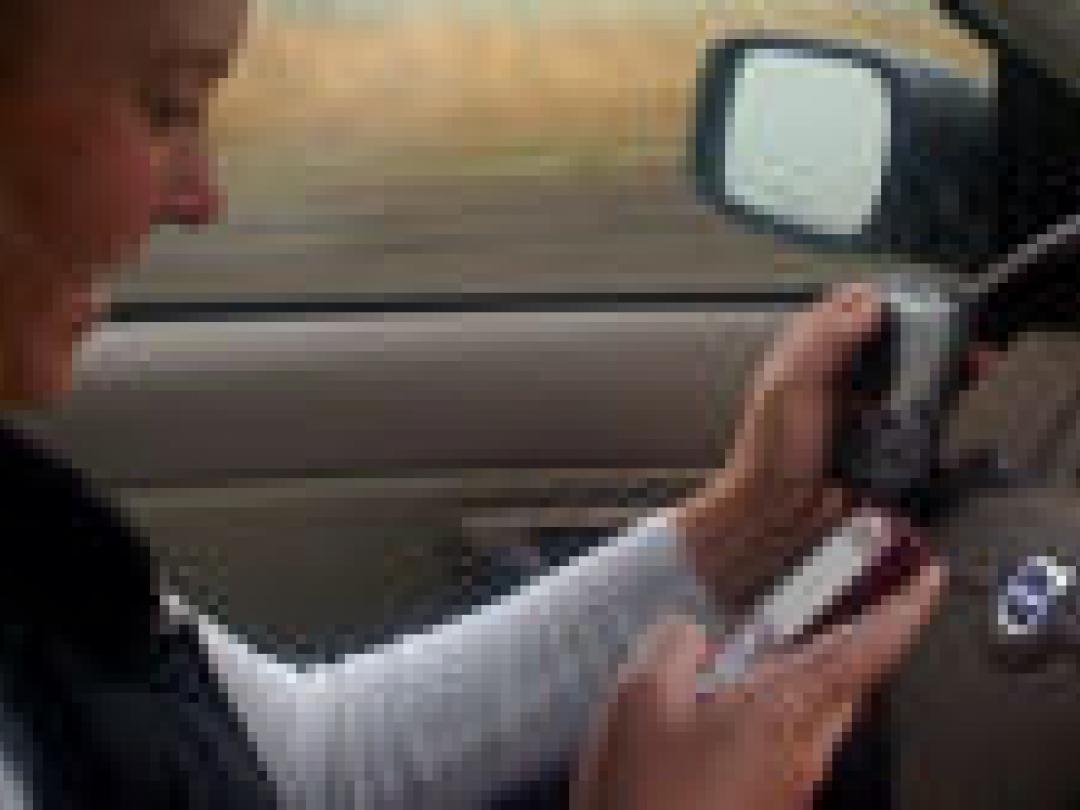 Zeldzame supertaskers bellen veilig achter het stuur