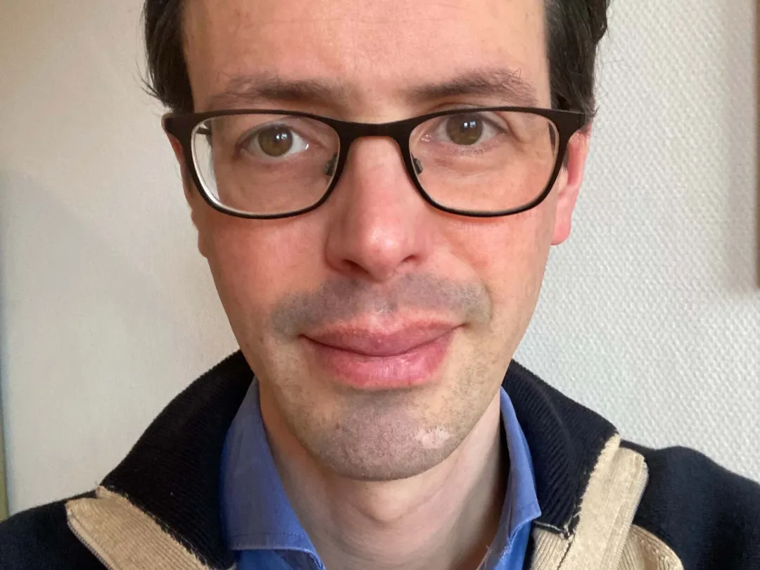 Portretfoto van Pieter Tanis.