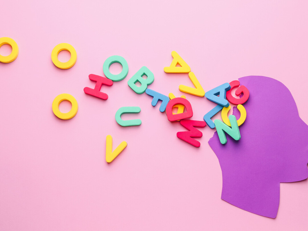 Hoofd waar letters uitkomen