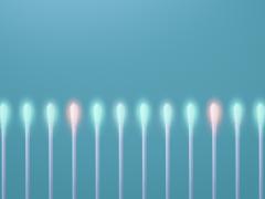 Een aantal wattenstaafjes op een rij.