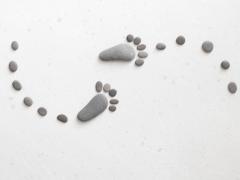 Voetstappen gemaakt van stenen.