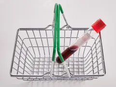 Foto: Aha-Soft/shutterstock Winkelmandje met reageerbuis erin