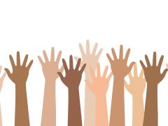 Opgestoken handen in verschillende huidskleuren.