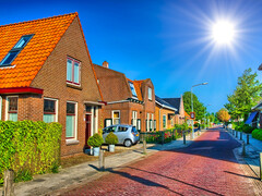 Een straat in de felle zon