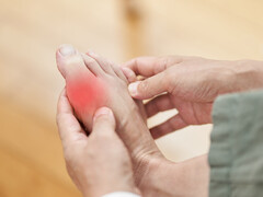 Beeld: kazuma seki/iStock.com Pijnlijke voet